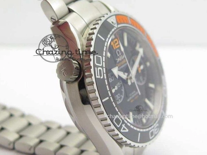 0715 UrbanChic Master Chronometer 45mm SS JHF Black Dial On SS Bracelet A 8248